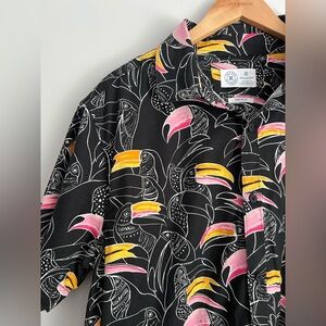 Hurley Button-Down Casual Short Sleeve Shirt Toucan Tropical AOP Men's XL NWOT
